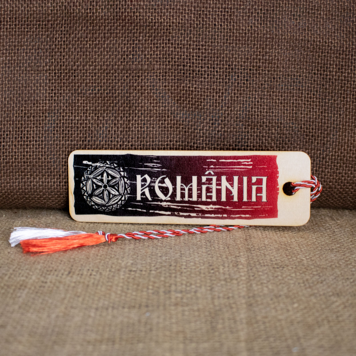 Martisor din lemn, semn de carte, personalizat "Visit Romania" [2]