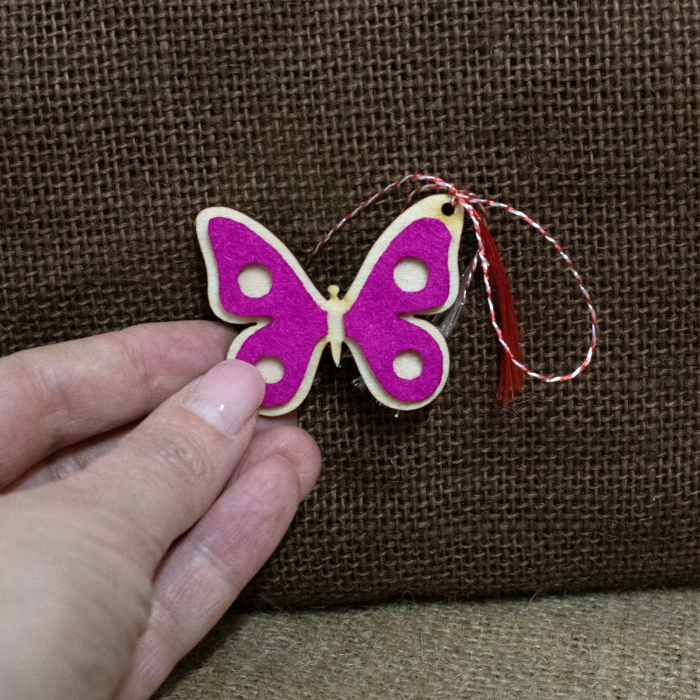 Martisor Personalizat Fluture, din lemn si fetru (culoare: fucsia) [2]