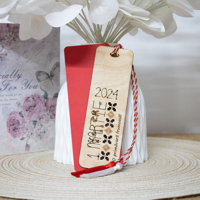Martisor "Semn de carte",  personalizat [3]