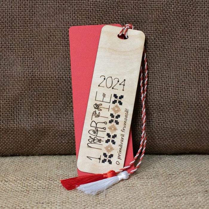 Martisor "Semn de carte",  personalizat [2]