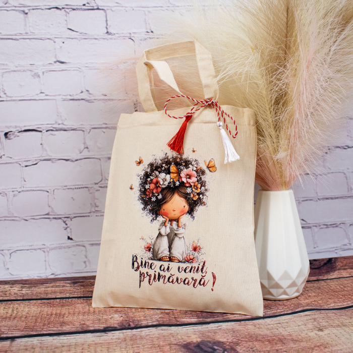 Sacoșă mărțișor textilă din bumbac, 22 × 26 cm – Fetița care a  adus primăvara [3]