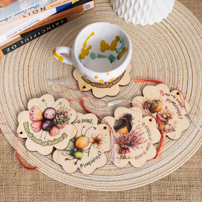 Suport de pahare din lemn, mărțișor – Fetiță cu buchet de primăvară [3]