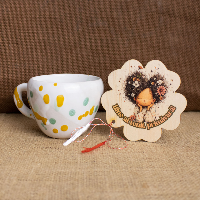 Suport de pahare din lemn, mărțișor – Fetiță cu flori [2]