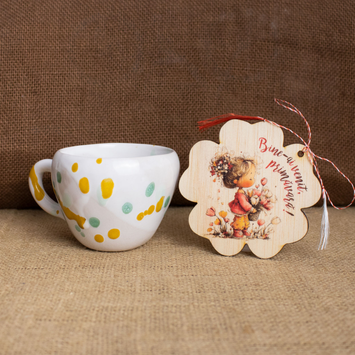 Suport de pahare din lemn, mărțișor – Fetiță cu flori în păr [2]