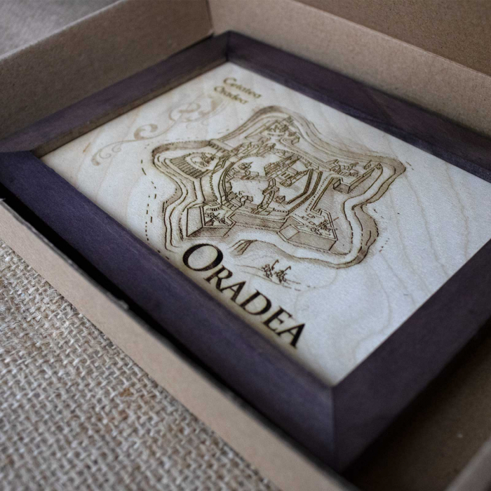 Tablou suvenir din lemn, gravat, Cetatea Oradea, dimensiune 10 x 15 cm, rama inclusa [5]