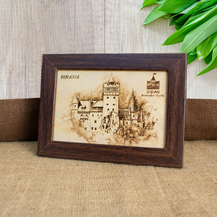 Tablou suvenir din lemn, gravat, Castelul Bran, dimensiune 10/15, rama inclusa [2]