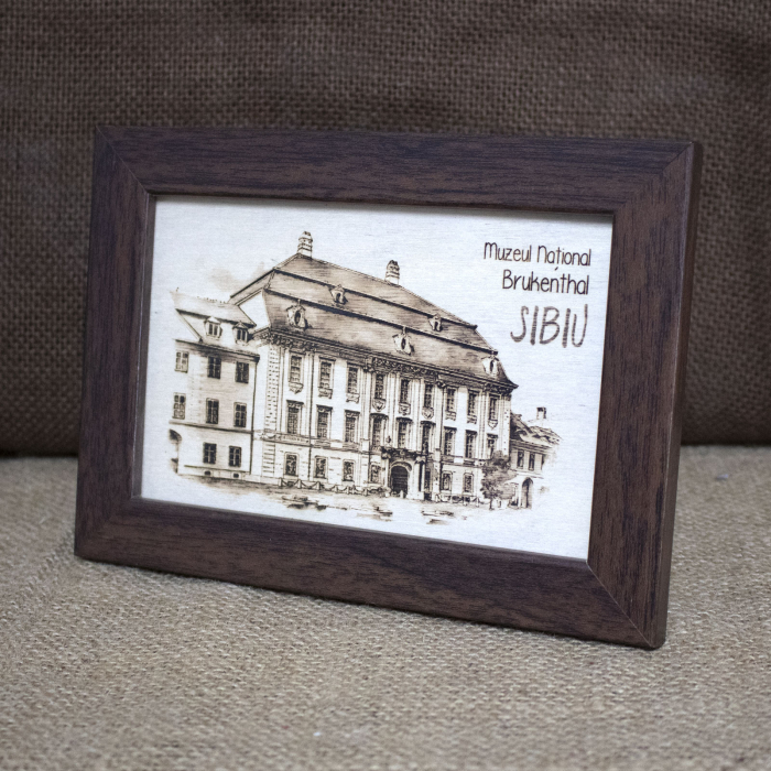 Tablou suvenir din lemn, gravat, Muzeul National Brukenthal Sibiu, dimensiune 10 x15 cm, rama inclusa [3]