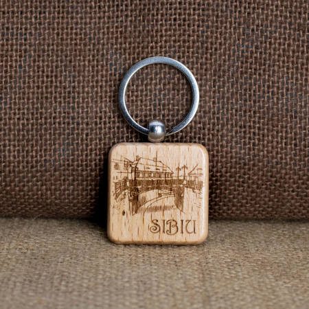 Sibiu - Breloc din lemn suvenir, gravat, "Podul Minciunilor" Sibiu