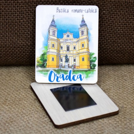 Magnet de frigider din lemn, suvenir,  "Bazilica Romano Catolica" Oradea [1]