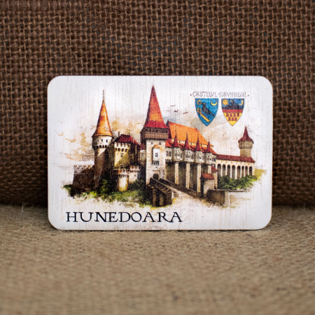 Castelul Corvinilor Hunedoara - Magnet de frigider, din lemn, acuarela, Castelul Corvinilor Hunedoara
