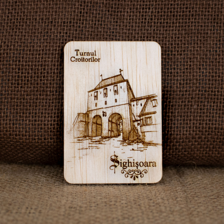 Sighisoara - Magnet de frigider din lemn, gravat „Turnul Croitorilor” Sighisoara