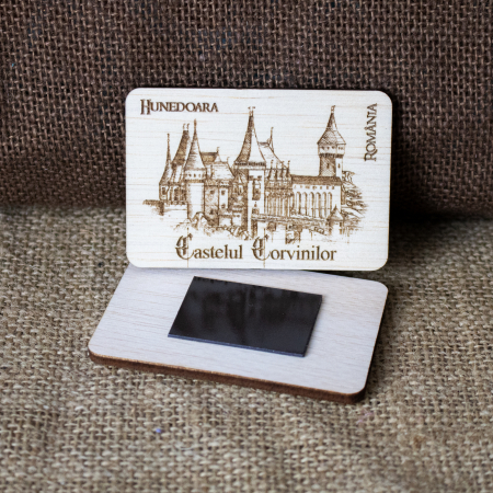 Castelul Corvinilor Hunedoara - Magnet de frigider din lemn, gravat Castelul Corvinilor Hunedoara