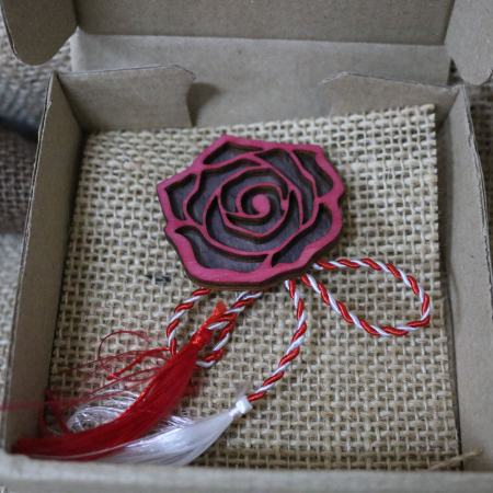 Martisor - brosa din lemn, Trandafir, rosu [11]
