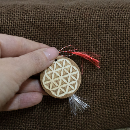 Martisor din lemn, Floarea vietii, gravat [2]