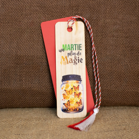 Martisor din lemn, semn de carte, personalizat "Martie cu MAGIE" [1]