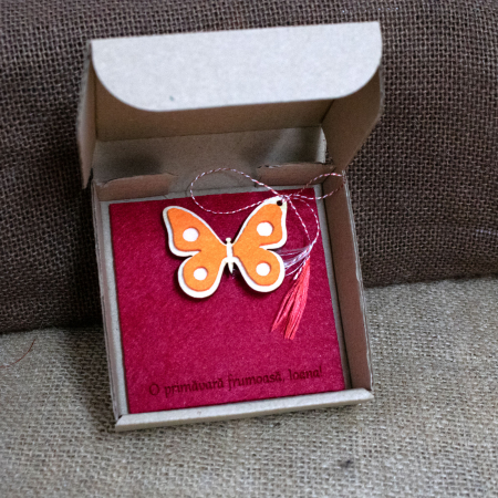 Martisor Personalizat Fluture, din lemn si fetru (culoare: portocaliu) [4]