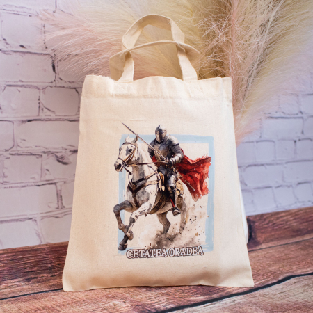 Sacosa din bumbac, suvenir, Cavaler medieval, Cetatea Oradea, dimensiune 22 x 26 cm [2]