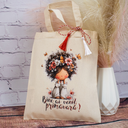 Sacoșă mărțișor textilă din bumbac, 22 × 26 cm – Fetița care a  adus primăvara [1]