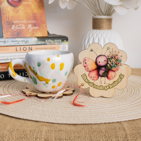 Suport de pahare suvenir - Suport de pahare din lemn, mărțișor – Fluturași jucăuși