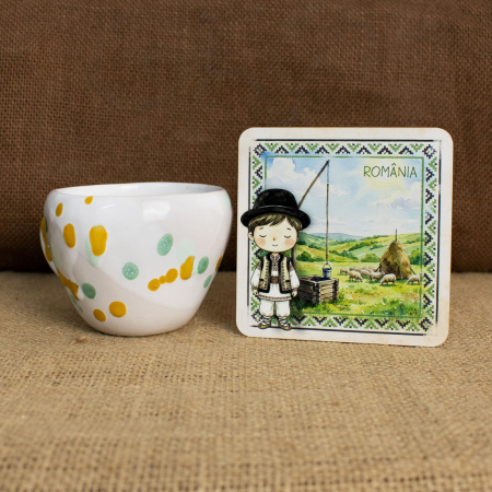 Romania - Suport de pahare suvenir, din lemn,  Romanasii - Matei la fântâna cu cumpănă, Romania