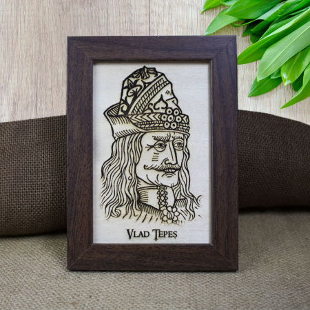 Castelul Corvinilor Hunedoara - Tablou suvenir din lemn, gravat, Vlad Tepes, dimensiune 10/15 cm, rama inclusa