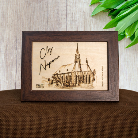 Tablou suvenir, gravat pe lemn, Biserica Sfantul Mihail, Cluj Napoca, dimensiune 10/15 cm, rama inclusa