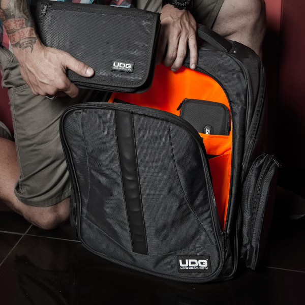 UDG Ultimate Backpack BlackOrange Inside [8]