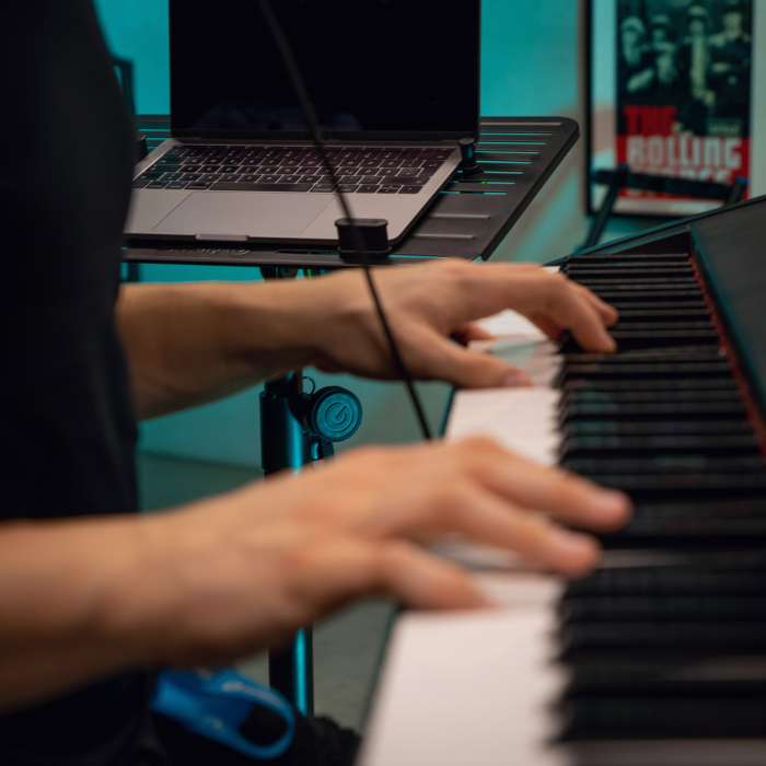 Gravity LTS T 01 B stativ profesional multimedia [17]