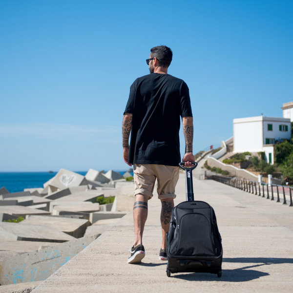 UDG Creator Wheeled Laptop Backpack 21 Version 3 Black Edition [8]