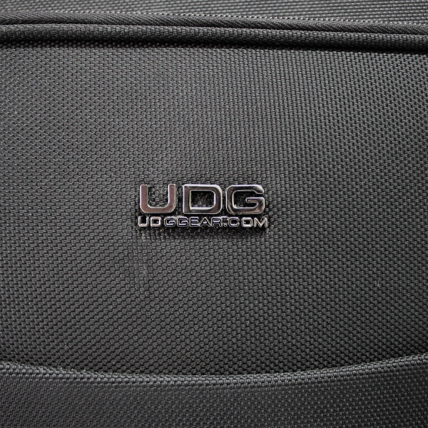 UDG Creator Wheeled MIDI Controller Case Black 22" [8]