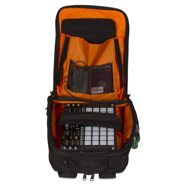 UDG Ultimate Backpack Slim BlackOrange Inside [9]