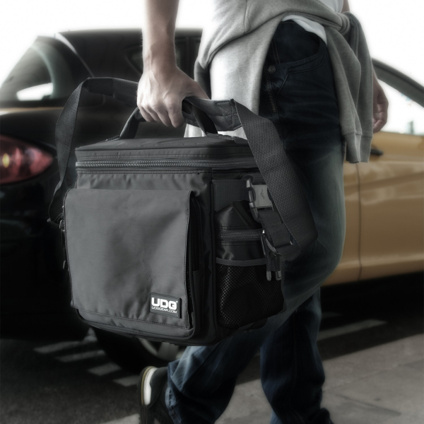 UDG Ultimate SlingBag Black MK2 [5]