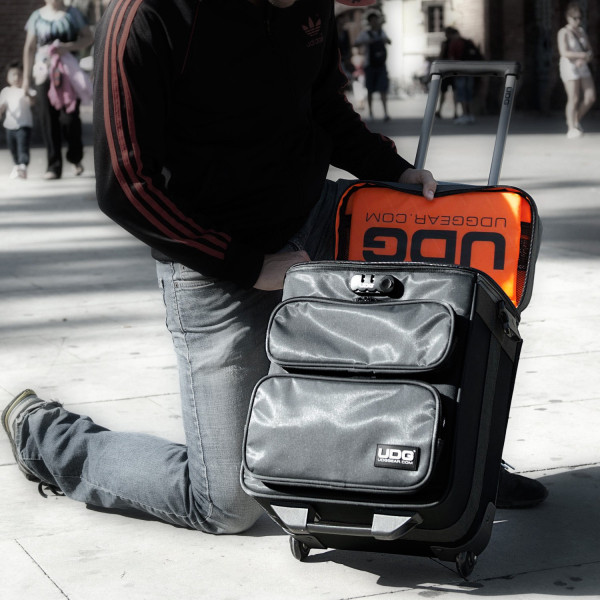 UDG Ultimate DIGI Trolley To Go Black Orange Inside [6]
