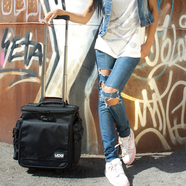 UDG Ultimate SlingBag Trolley DeLuxe Black, Orange Inside MK2 [5]