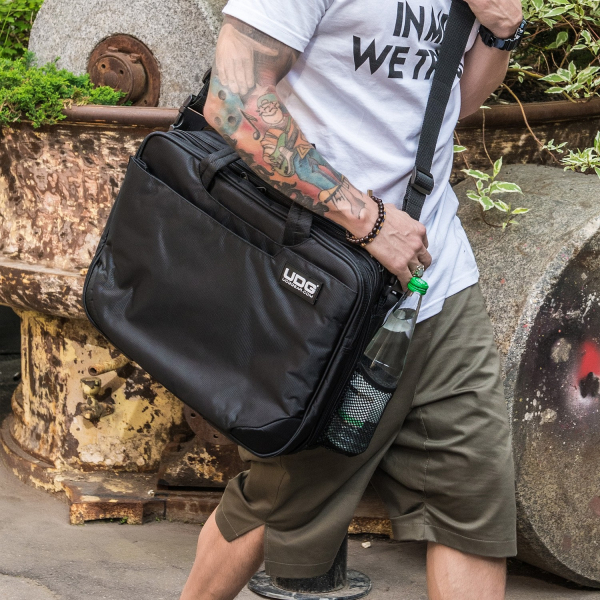 UDG Ultimate MIDI Controller SlingBag Large Black/Orange MK3 [4]