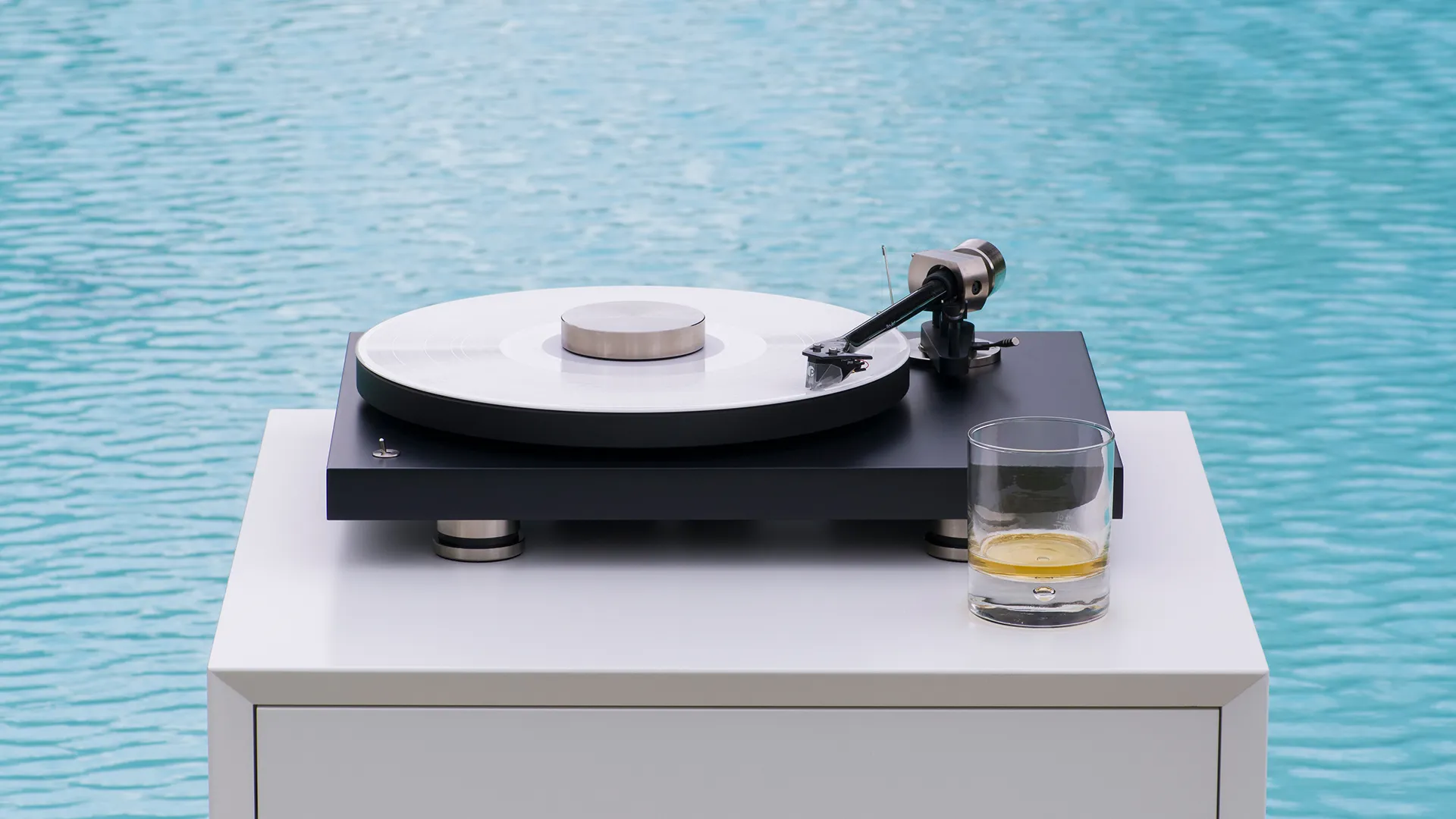 Pro-Ject Debut Pick it PRO Black Balanced [6]
