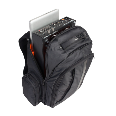 UDG Ultimate Backpack BlackOrange Inside [1]