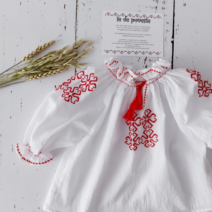 Ie traditionala fete- Flori in par- Rosu [2]