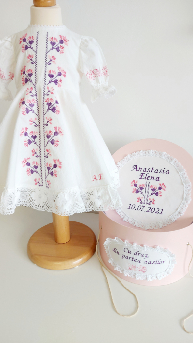 Rochie din panza cu broderie Garofite [6]
