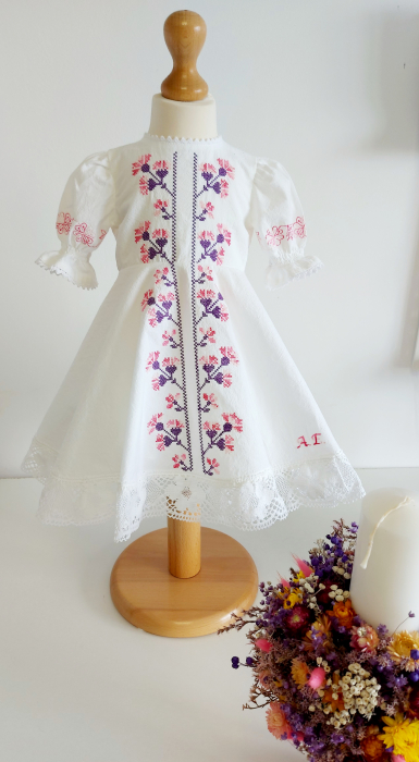 Rochie din panza cu broderie Garofite [2]