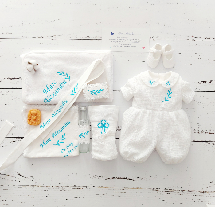 Trusou botez complet Baby Blue Muslin- 11 piese [7]