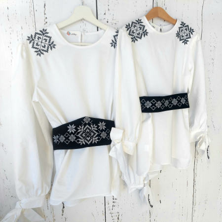 Bluza fete din panza cu broderie traditionala - MAMA [3]