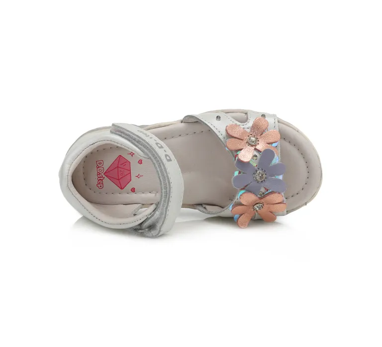 Sandale piele fete, albe cu floricele aplicate si luminite LED, flexibile- D.D.Step [3]
