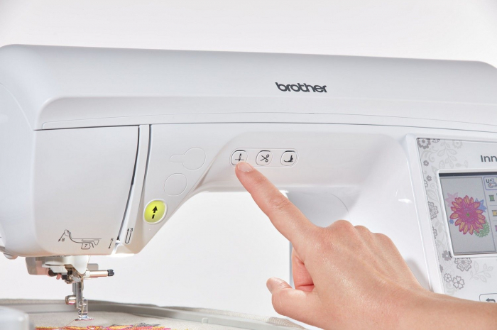 Masina de brodat Brother Innov-is 880E [3]