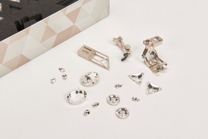 Masina de cusut, brodat si quilting Bernina 590 Crystal Edition [10]