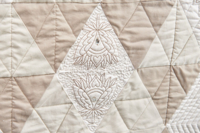 Masina de cusut, brodat si quilting Bernina 590 Crystal Edition [29]