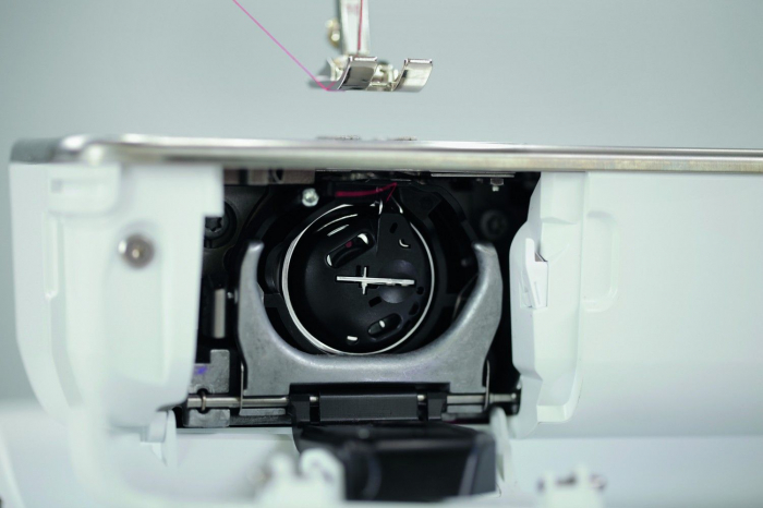 Masina De Cusut si Quilting Bernina 770QE PLUS, computerizata, 992 cusaturi [15]