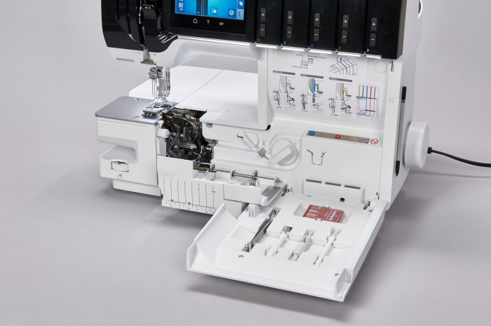 Masina de Surfilat si Acoperire Bernina L890, infilare automata [9]