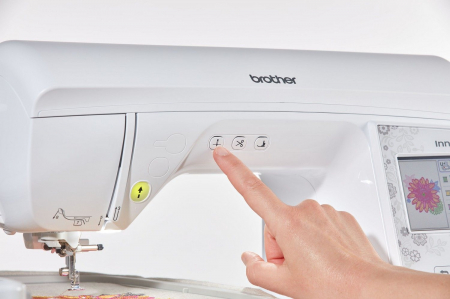 Masina de brodat Brother Innov-is 880E [2]