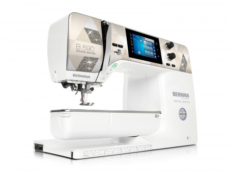 Brodat - Masina de cusut, brodat si quilting Bernina 590 Crystal Edition
